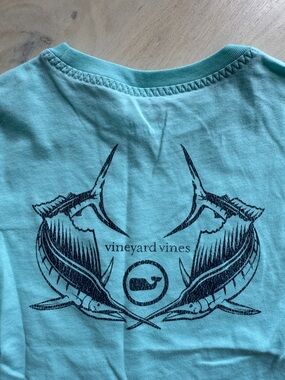 EUC VINEYARD VINES boys SZ 6 t-shirt 
- Marlin Graphic Tee